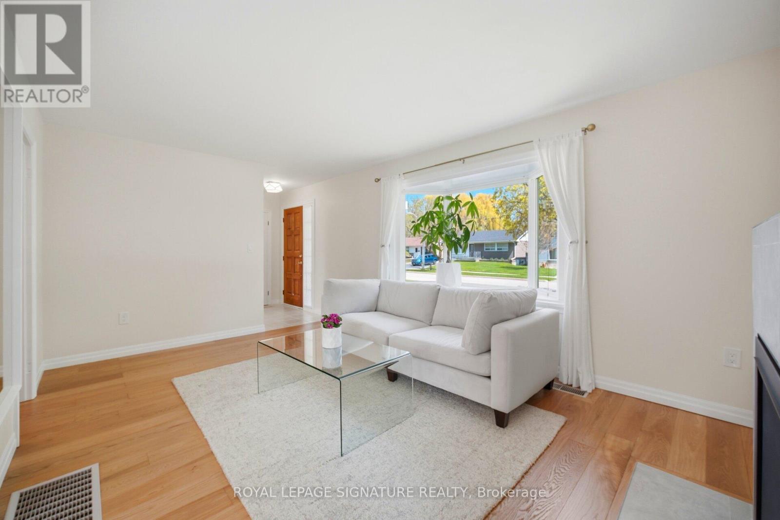 18 ERLESMERE AVENUE - 11