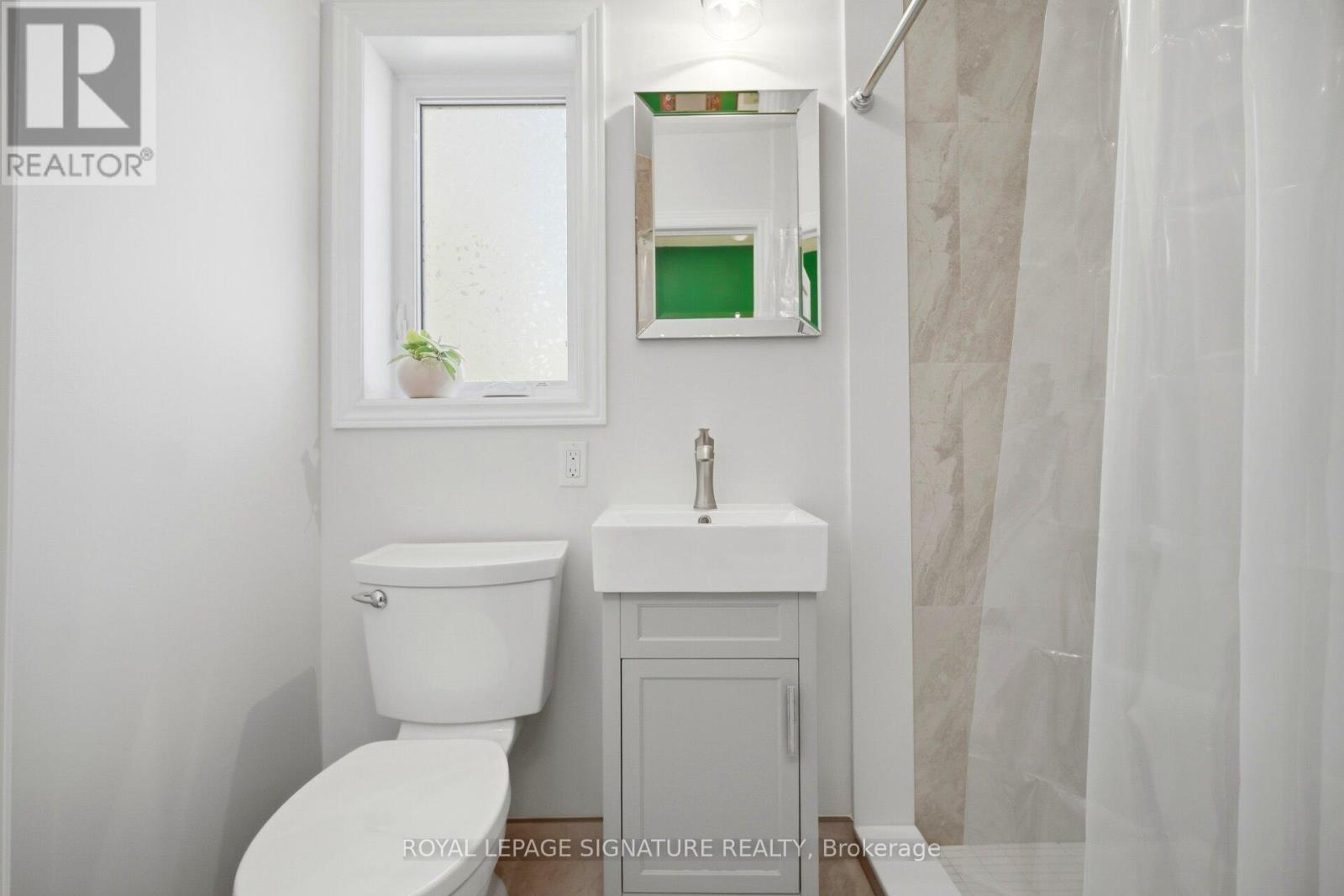 18 ERLESMERE AVENUE - 13