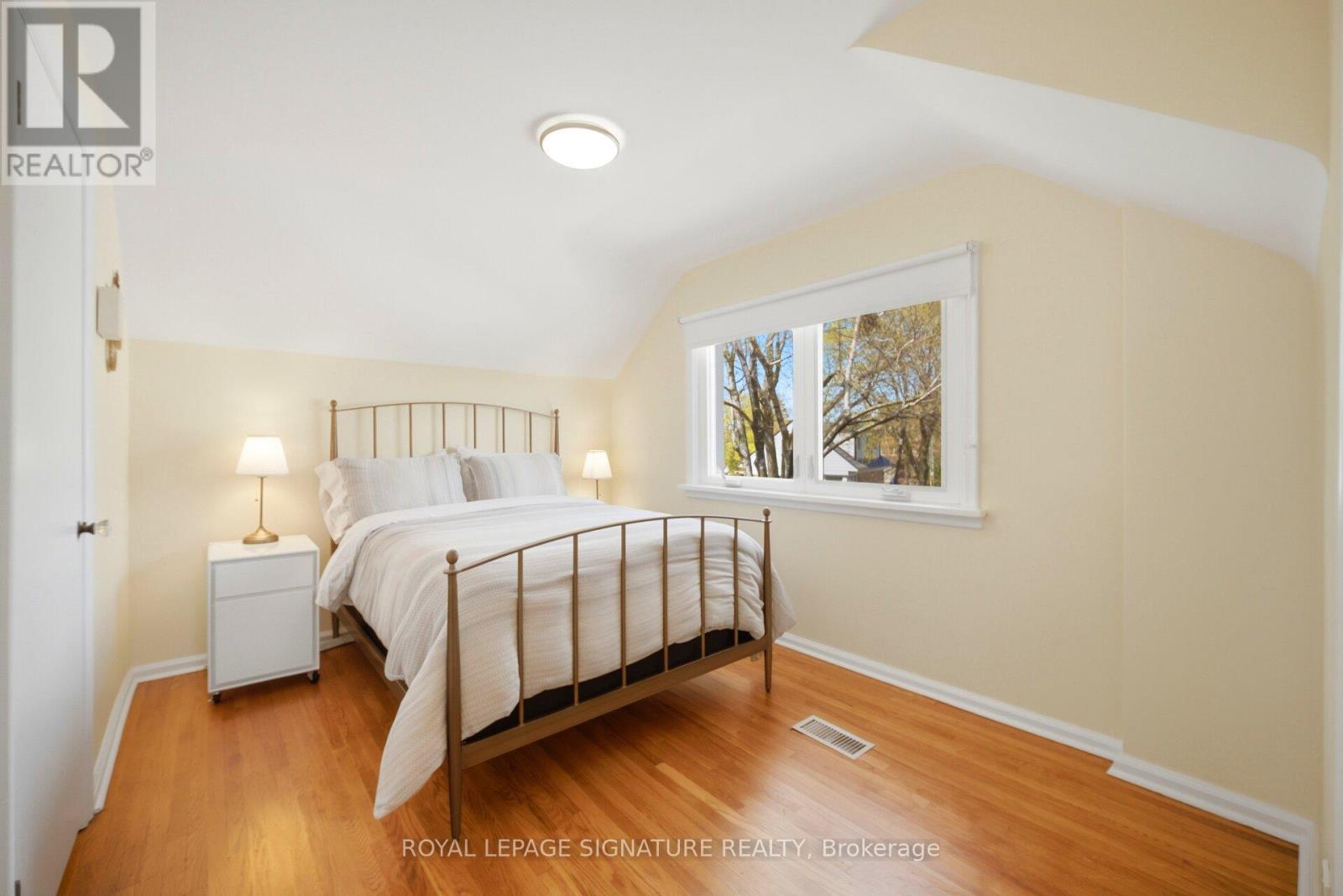 18 ERLESMERE AVENUE - 14