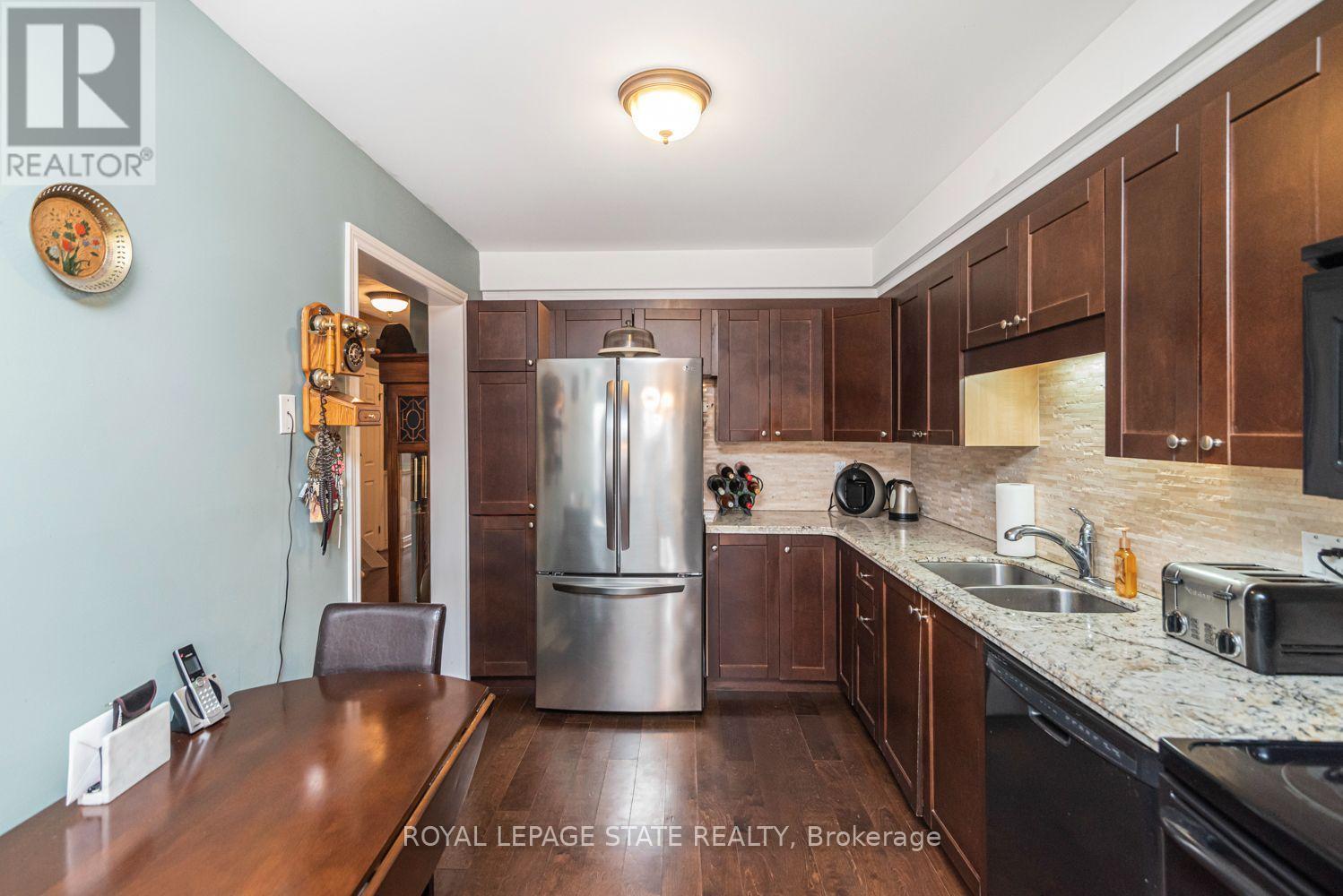 #22 255 MOUNT ALBION ROAD - 19