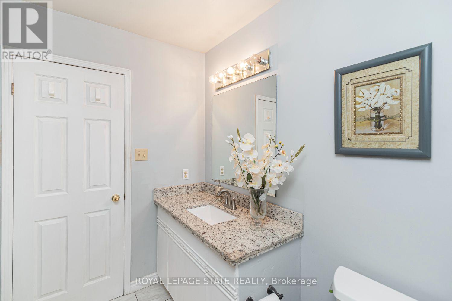 #22 255 MOUNT ALBION ROAD - 34