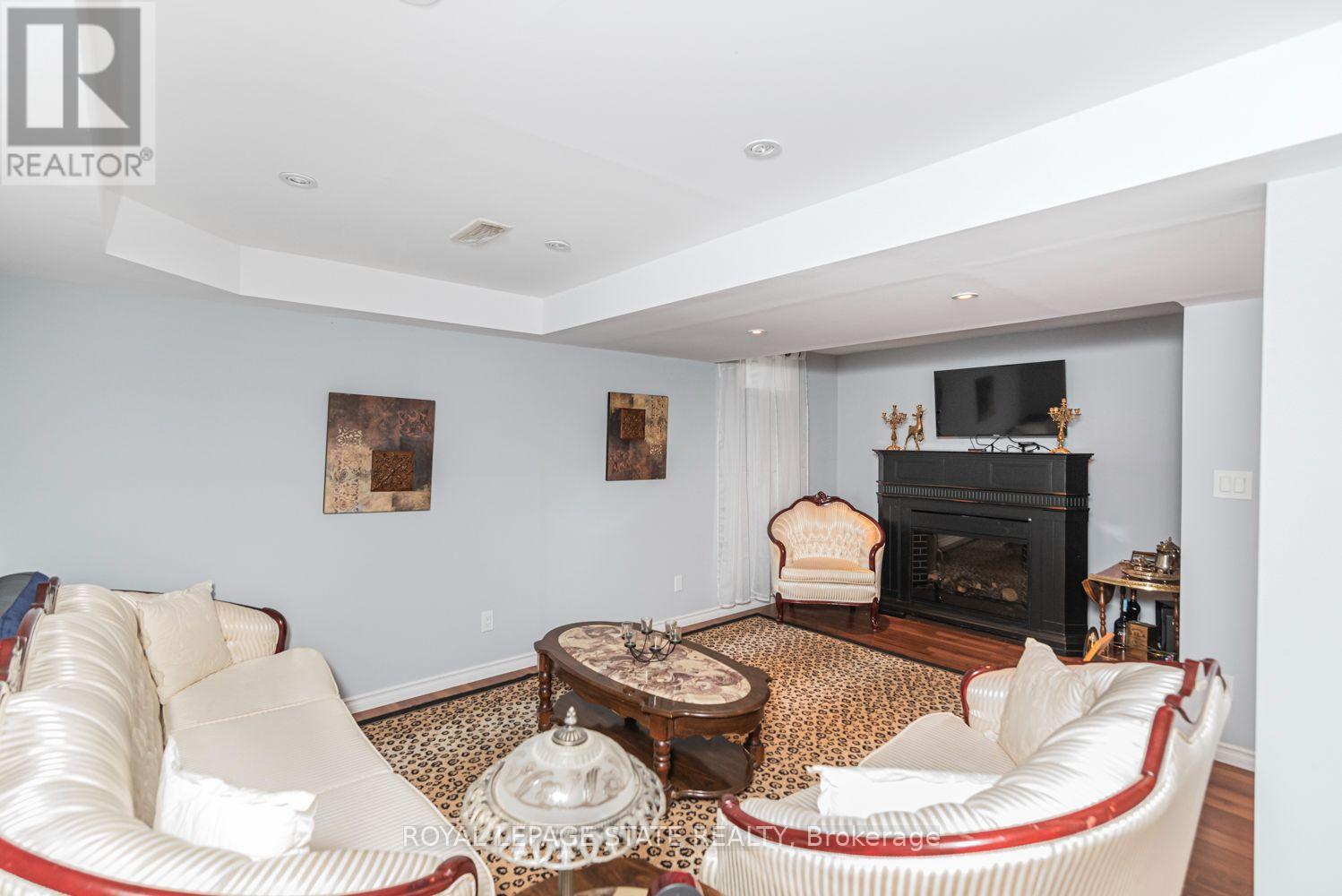 #22 255 MOUNT ALBION ROAD - 43