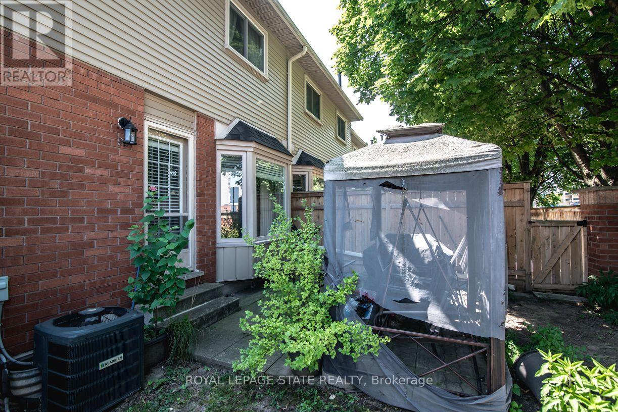 #22 255 MOUNT ALBION ROAD - 45