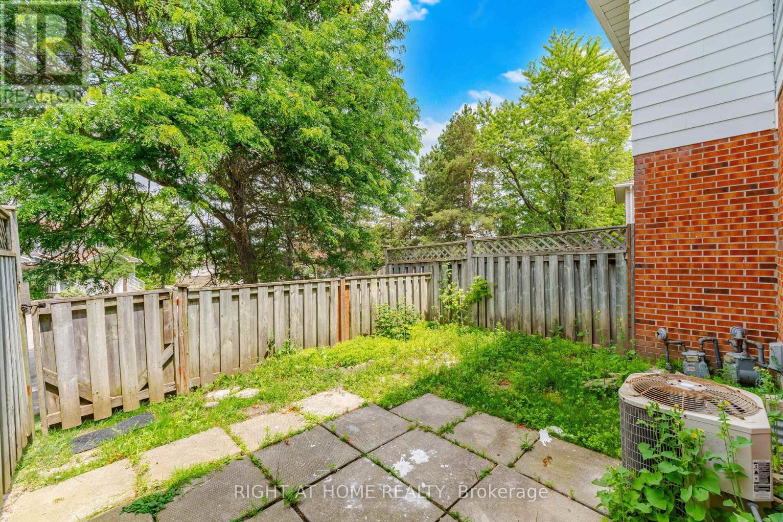 #B 295 BLUEVALE STREET N - 36