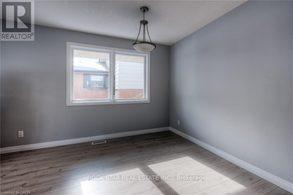 33 RUSKVIEW ROAD - 12