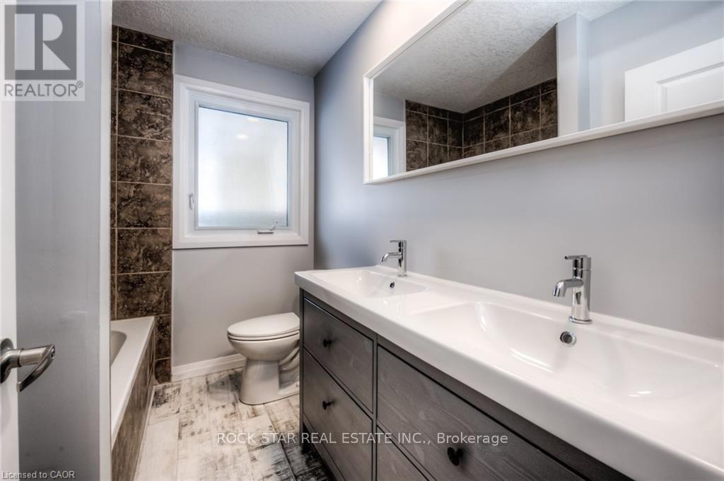 33 RUSKVIEW ROAD - 18