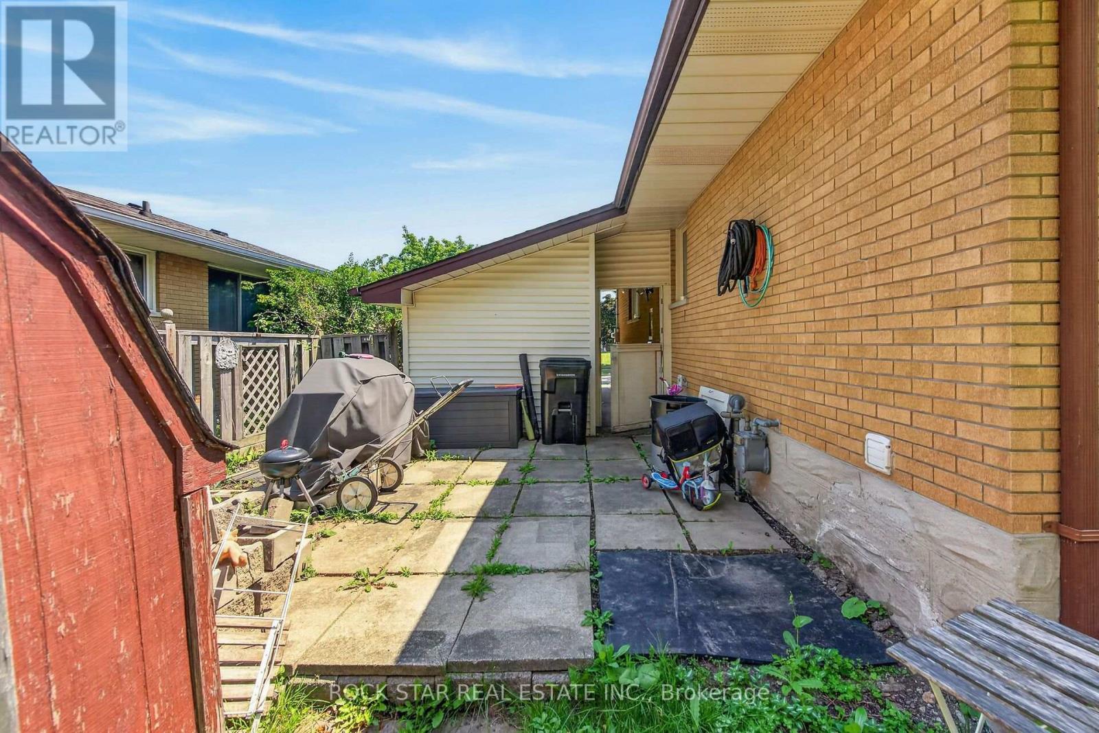 33 RUSKVIEW ROAD - 34