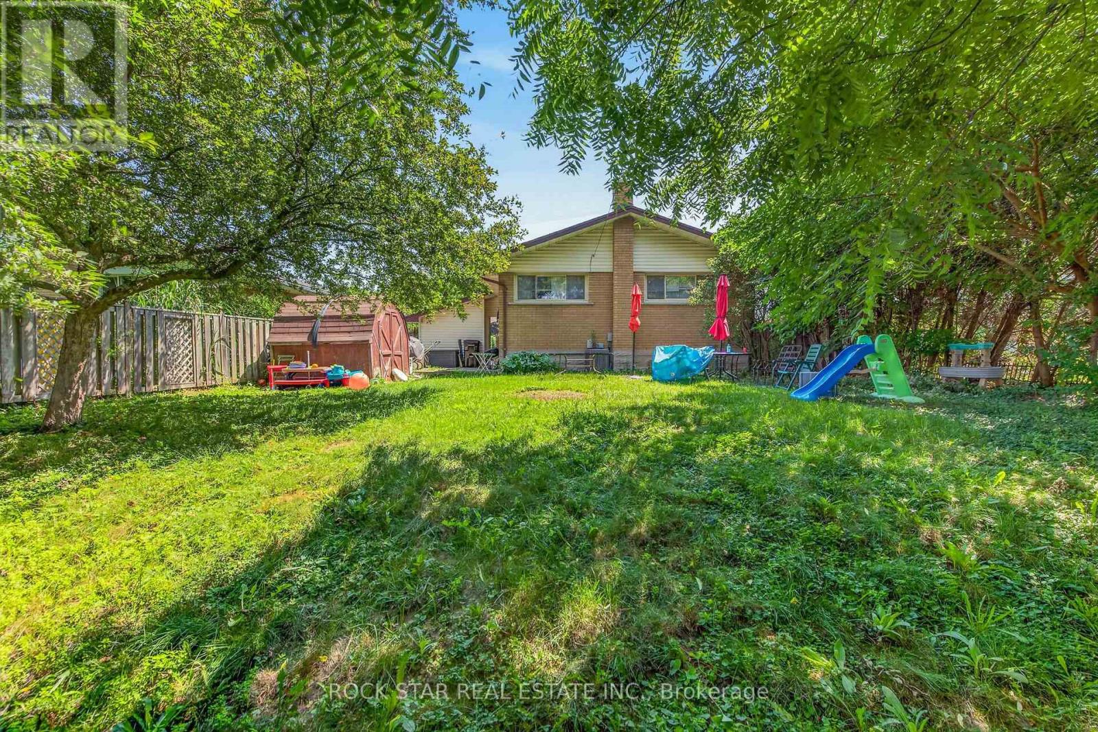 33 RUSKVIEW ROAD - 37