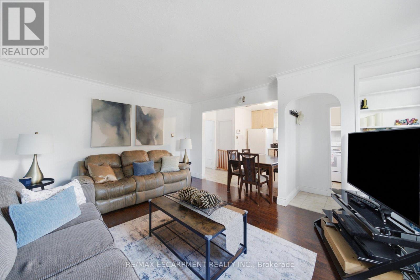 41 WORSLEY ROAD - 11