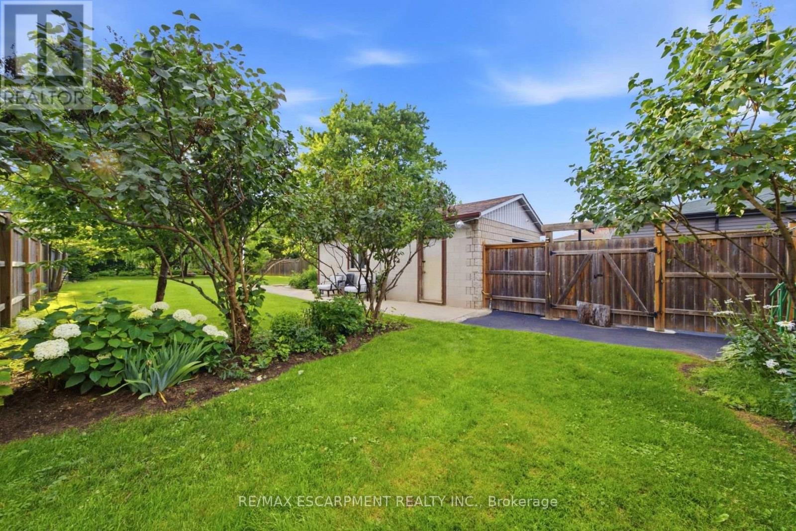 41 WORSLEY ROAD - 25