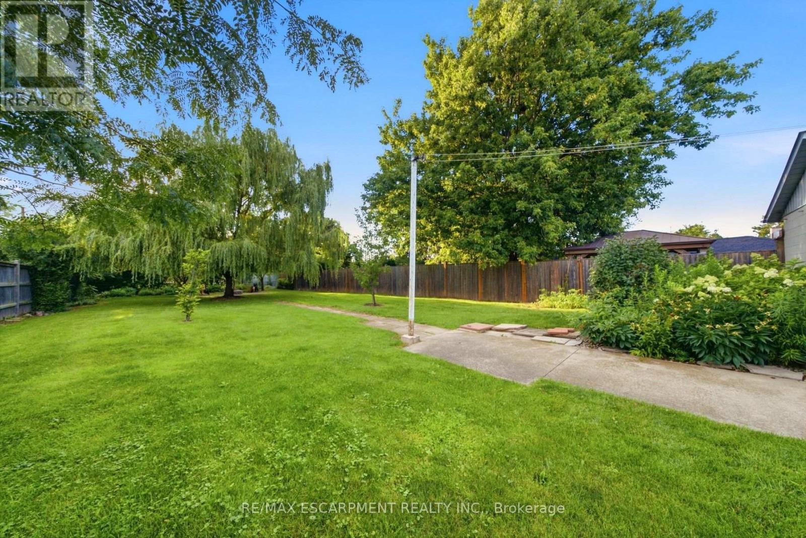 41 WORSLEY ROAD - 26