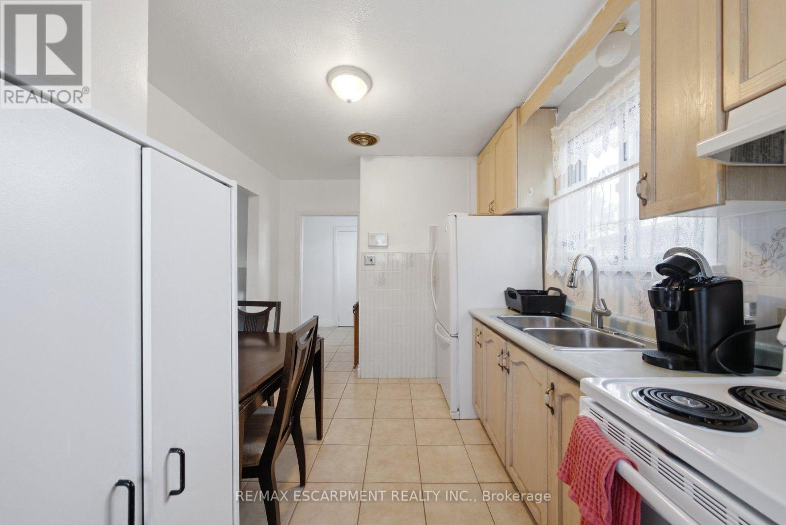 41 WORSLEY ROAD - 6