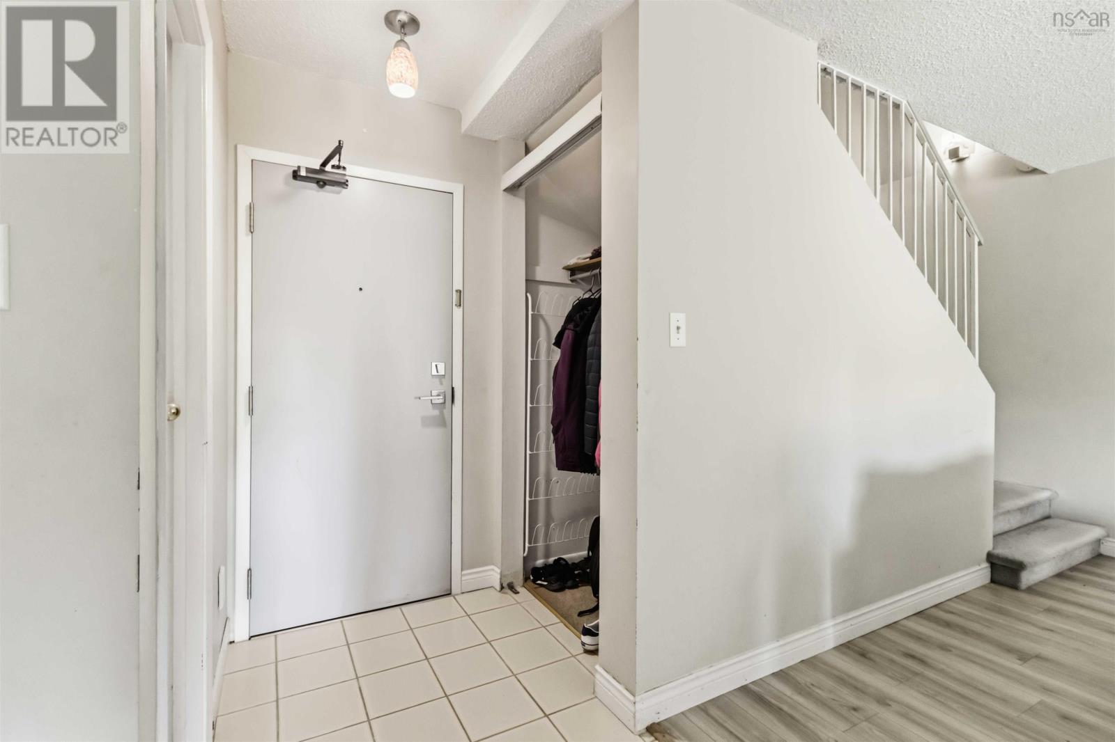 #303 15 Knightsridge Drive - 6