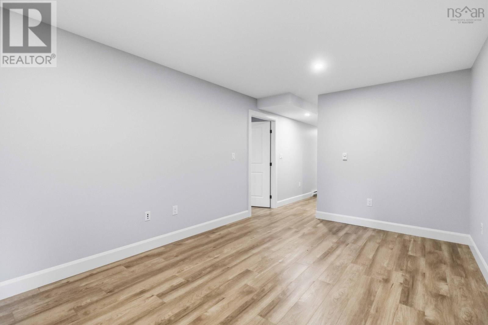 PC-43 25 Pearlgarden Close - 23