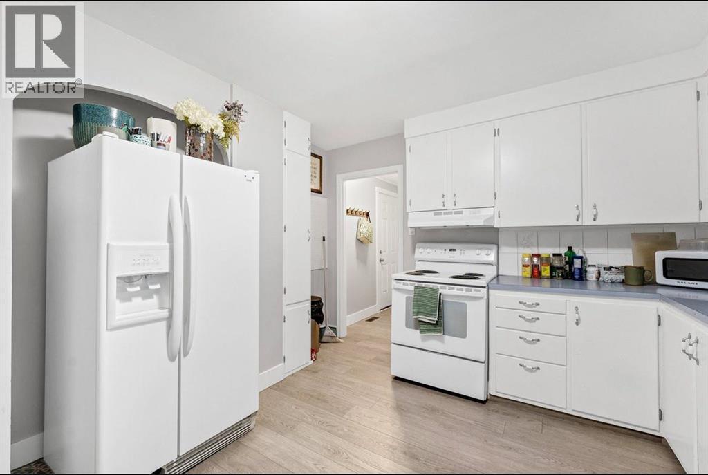 337 4 Street SW - 10