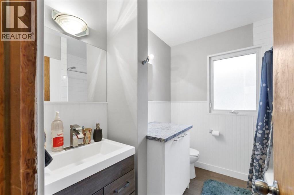337 4 Street SW - 17