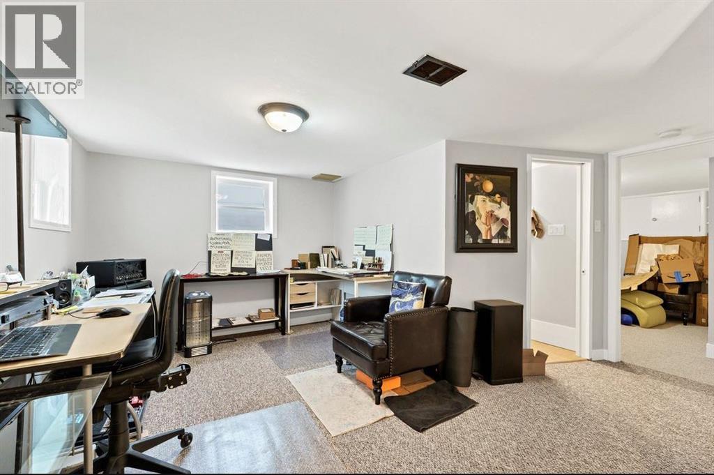 337 4 Street SW - 23