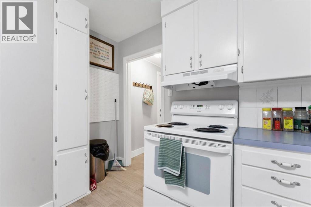 337 4 Street SW - 12
