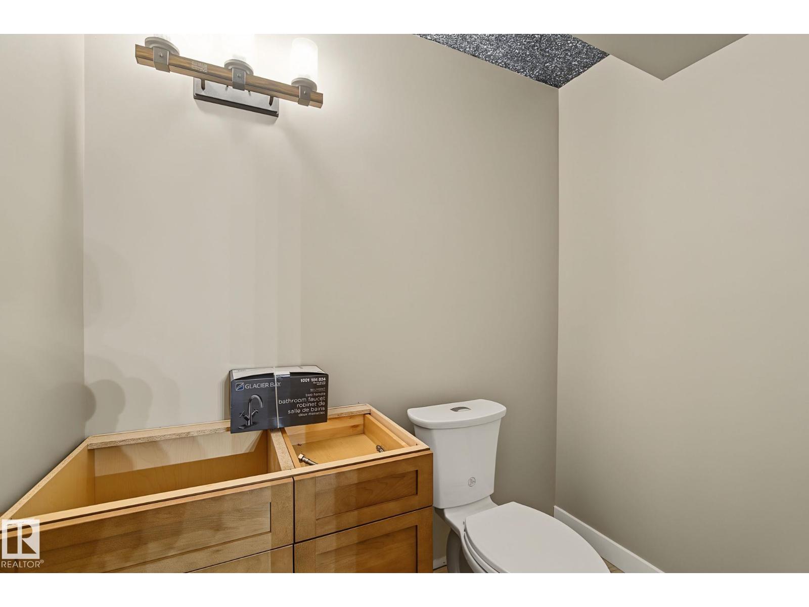 8005 223 ST NW - 31