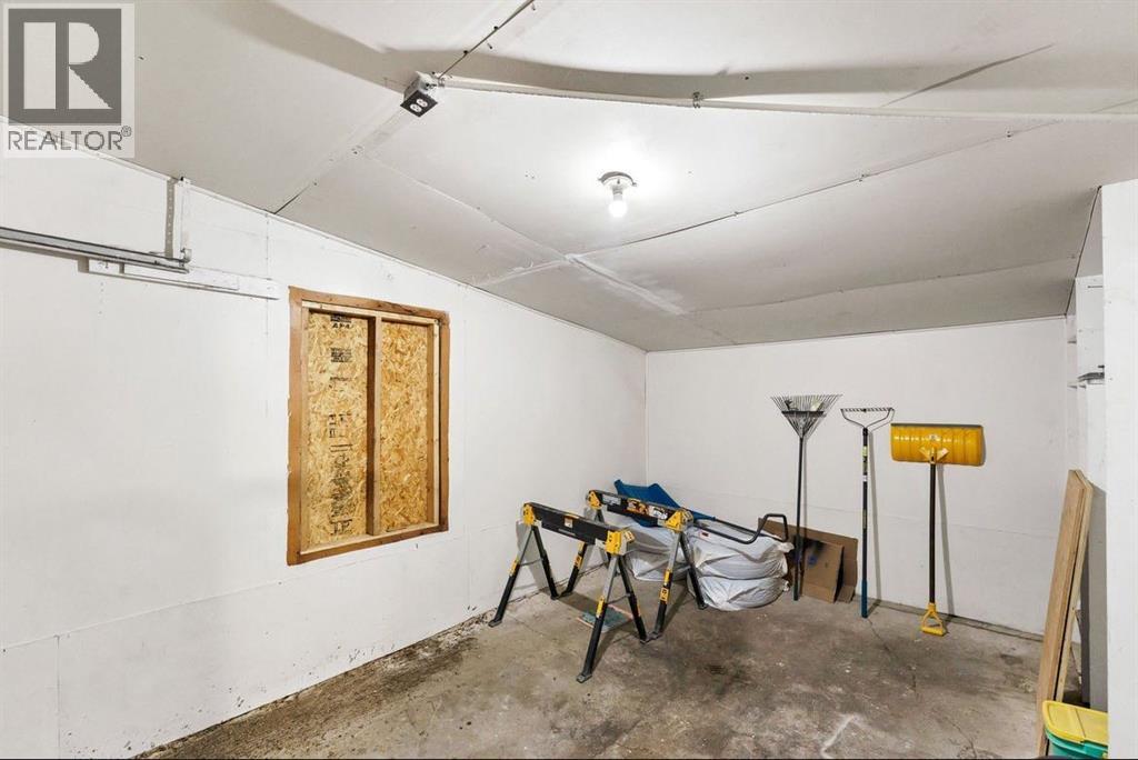 337 4 Street SW - 20