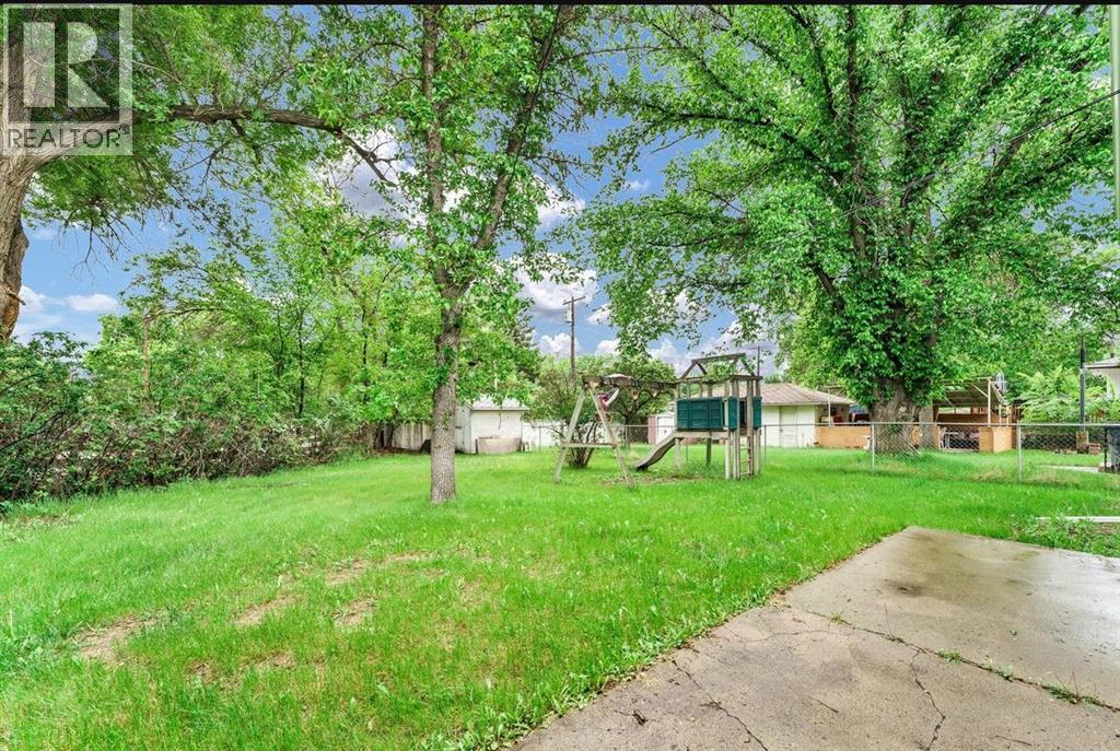337 4 Street SW - 29