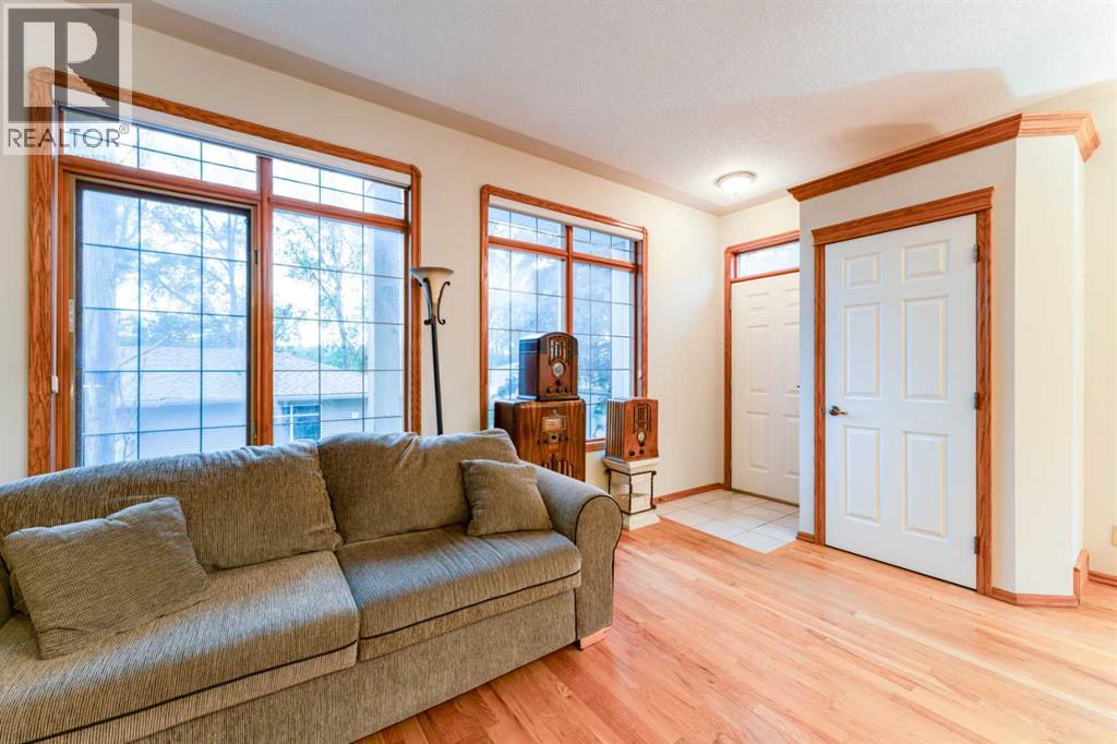 256 43 Avenue NW - 13