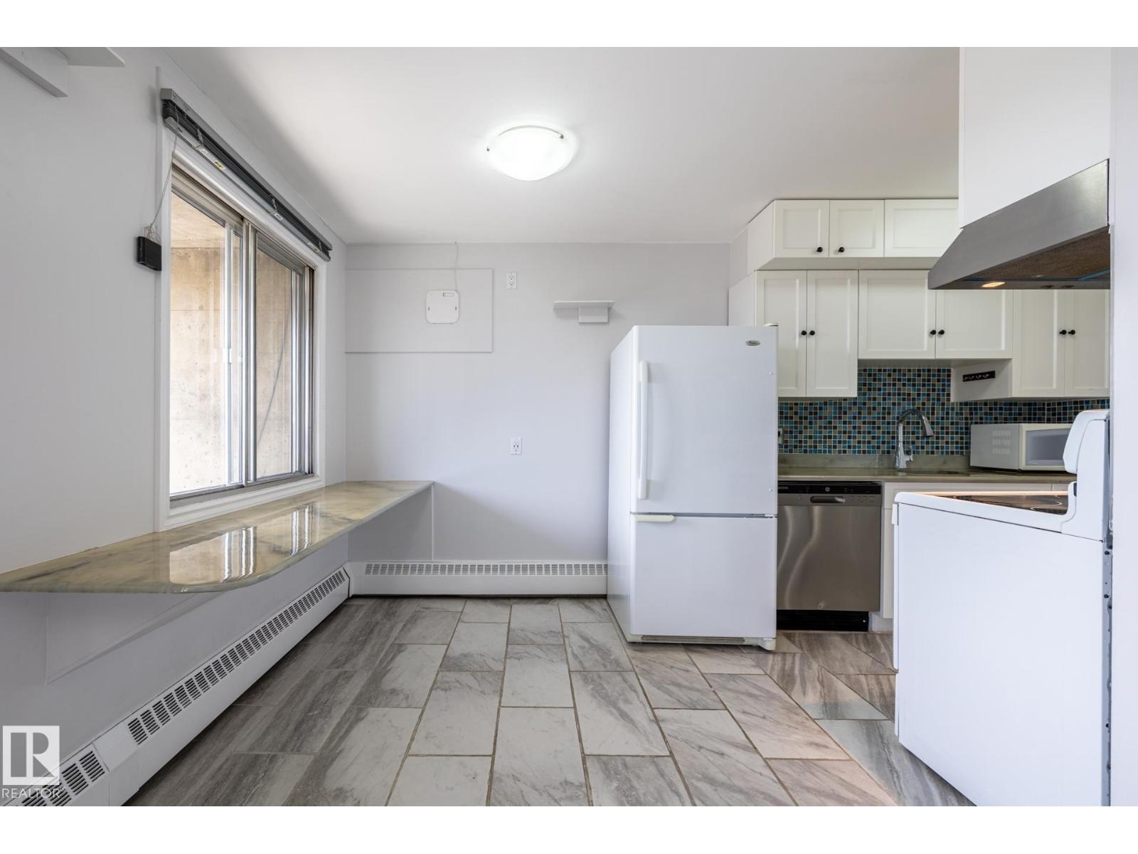 #910 12841 65 ST NW - 19