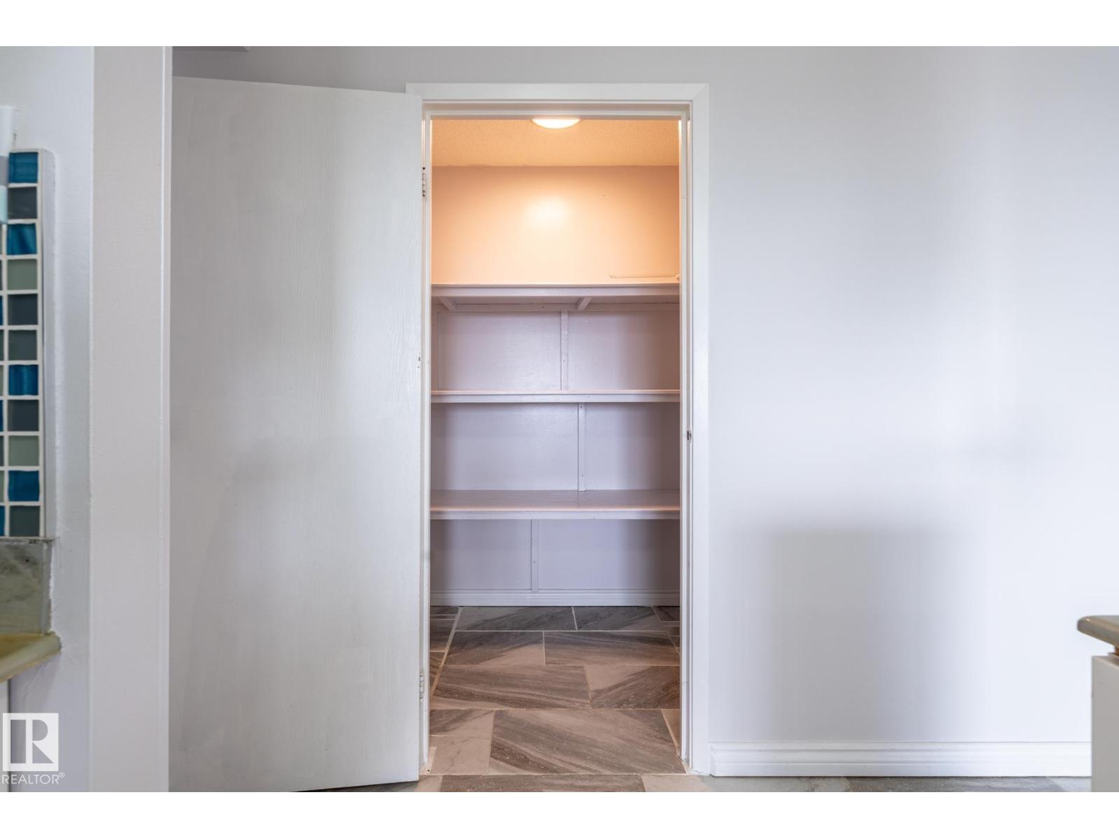 #910 12841 65 ST NW - 34