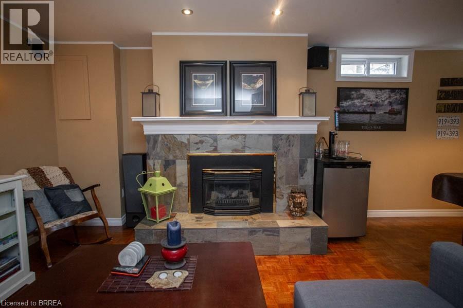 102 CENTURY HILL Drive - 21