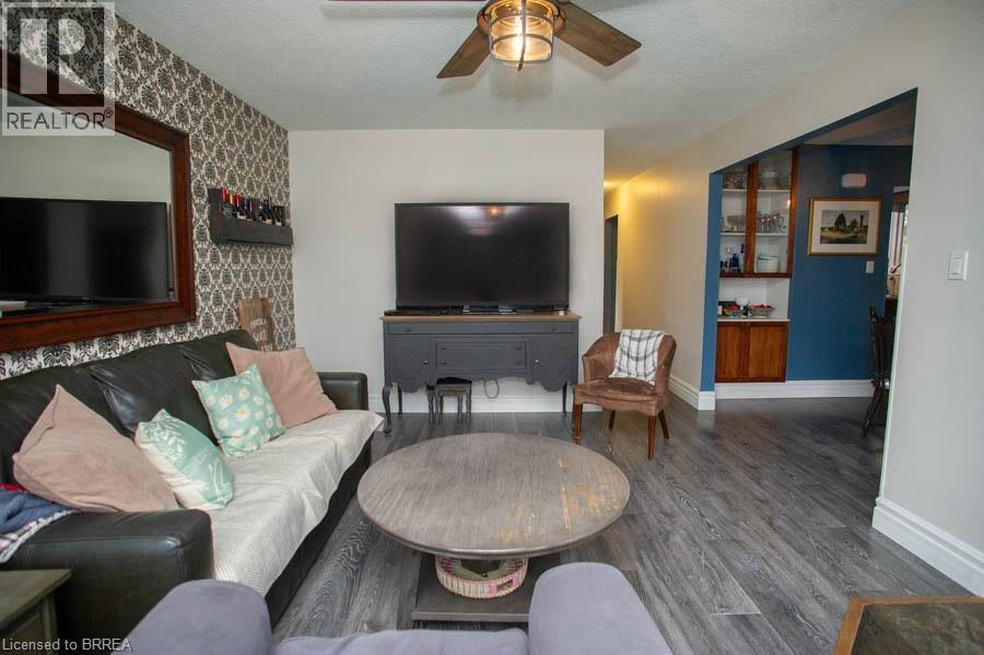 102 CENTURY HILL Drive - 7
