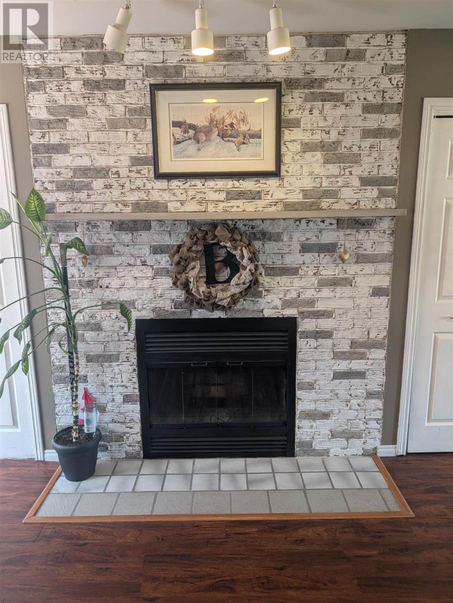 12 Maple ST - 16