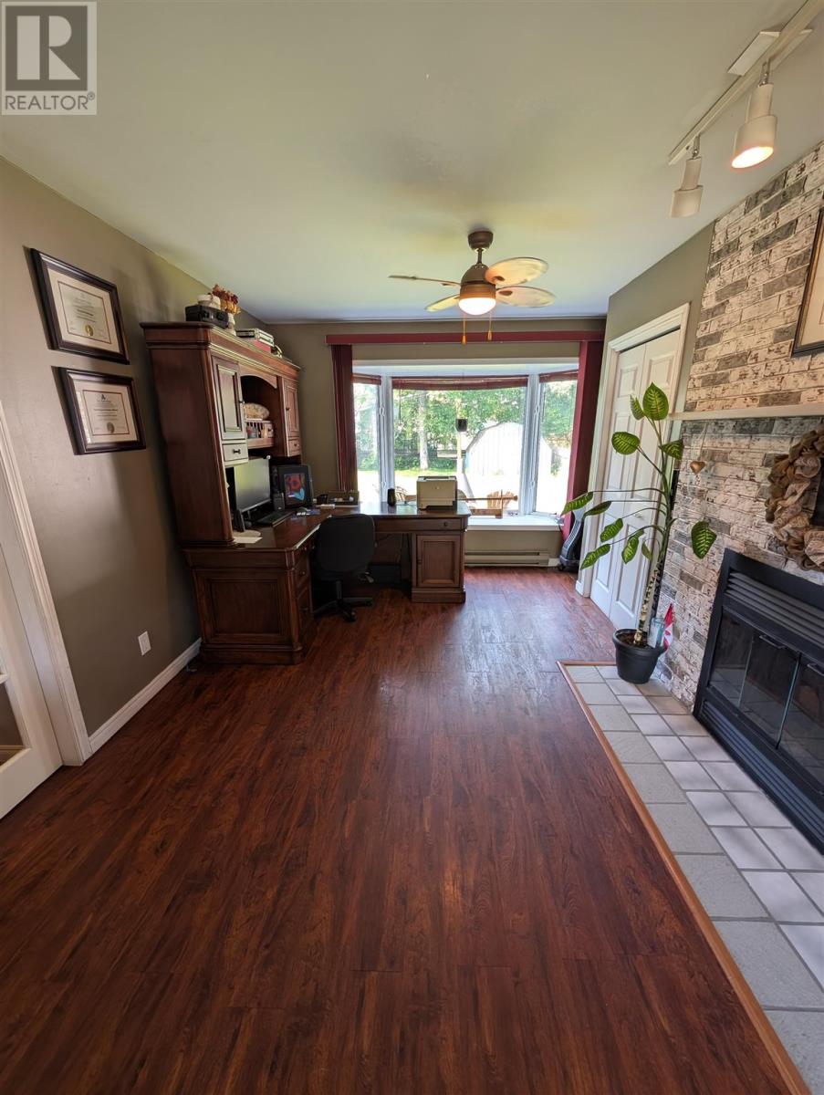 12 Maple ST - 10