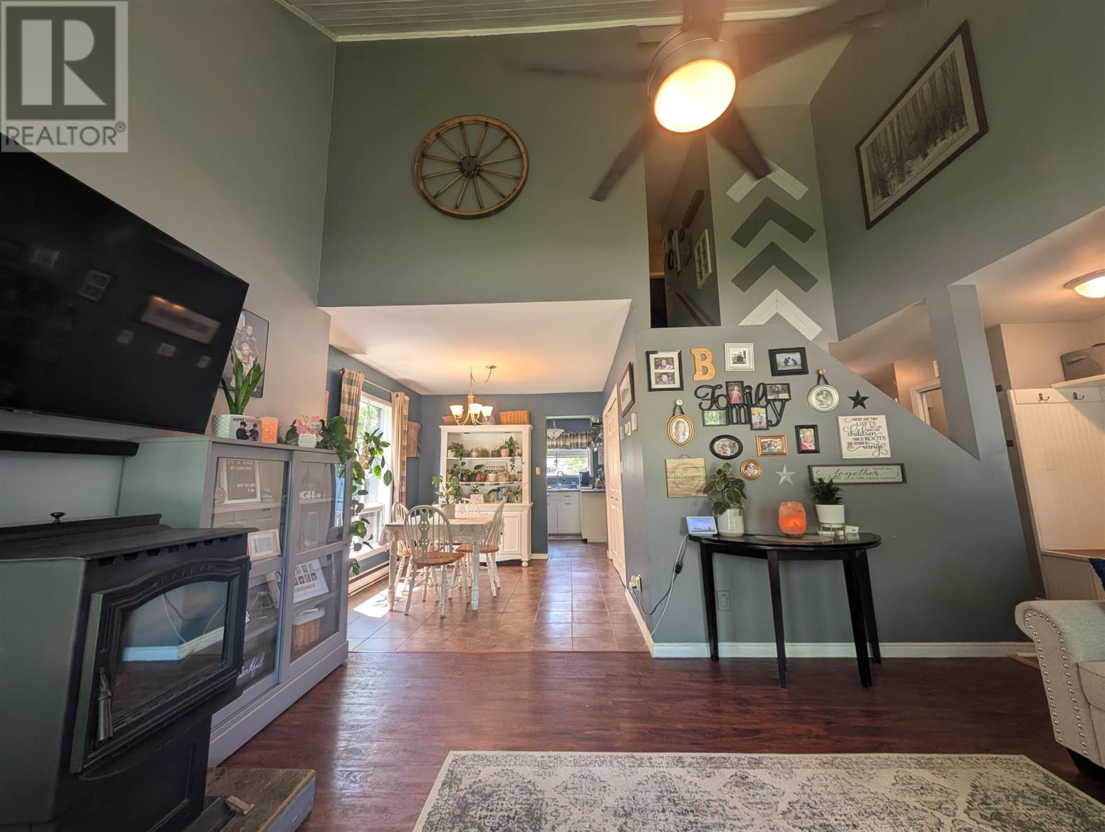 12 Maple ST - 4