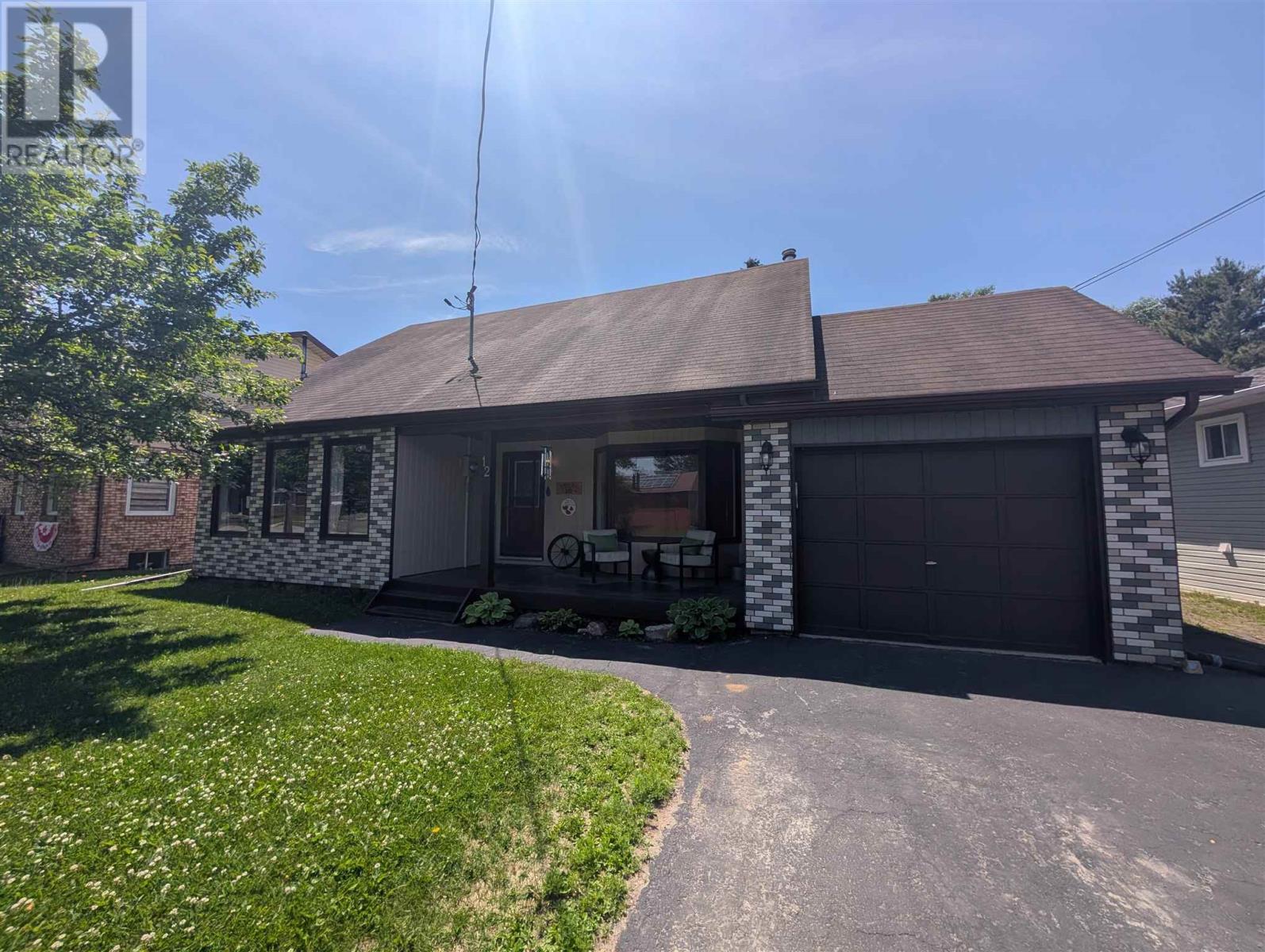 12 Maple ST - 45