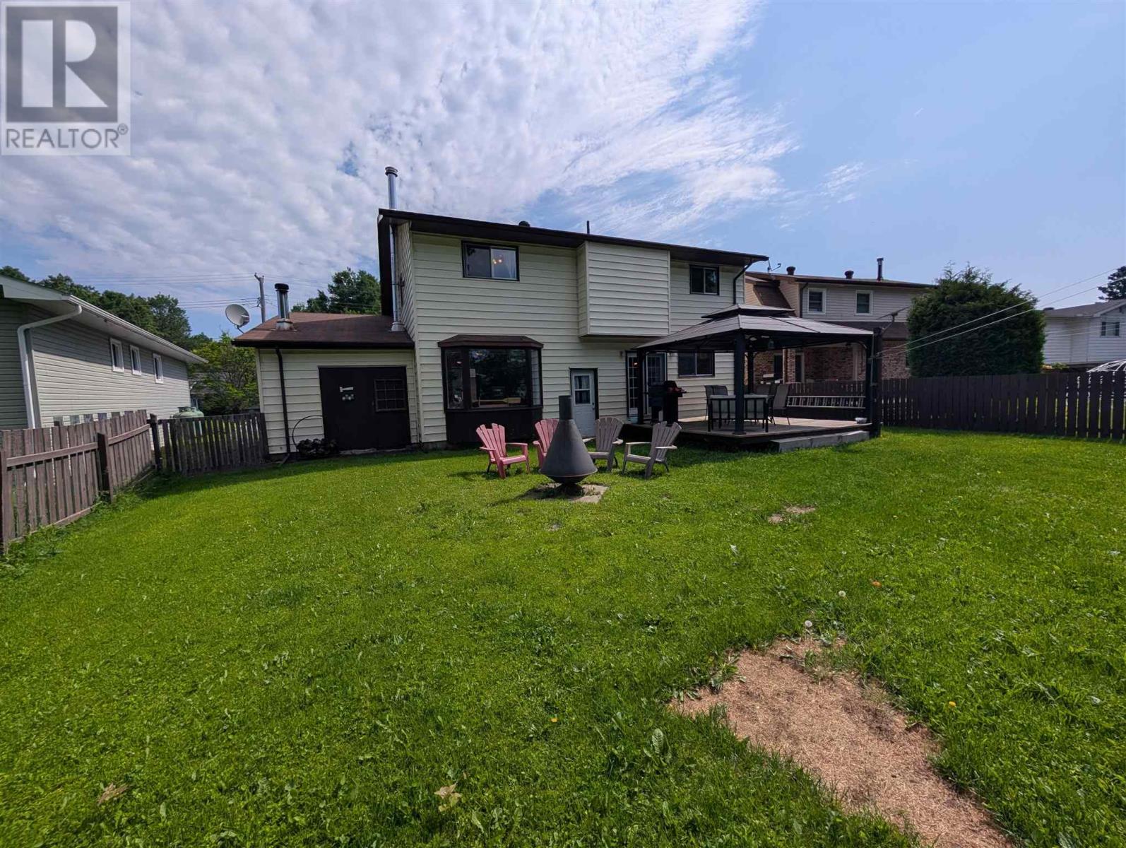 12 Maple ST - 42