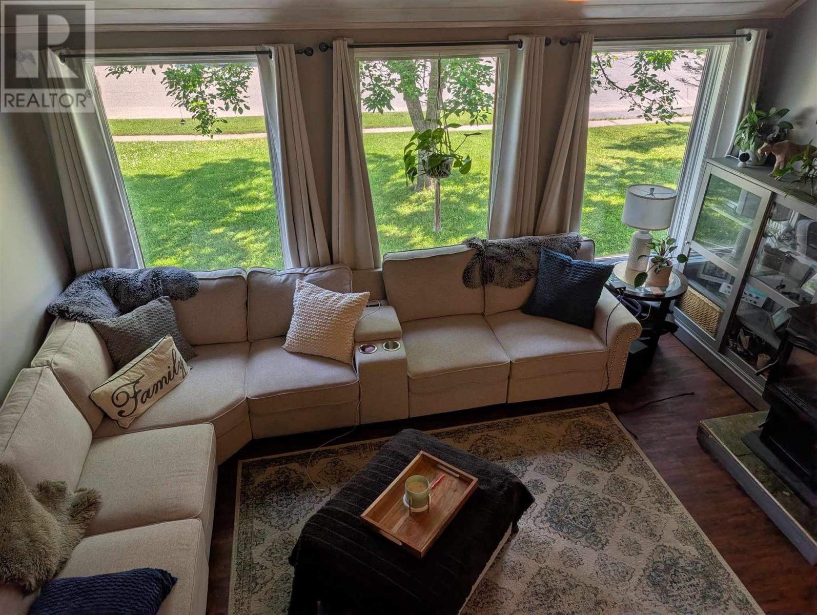12 Maple ST - 6