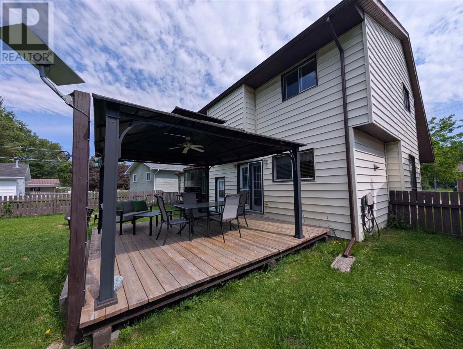 12 Maple ST - 43