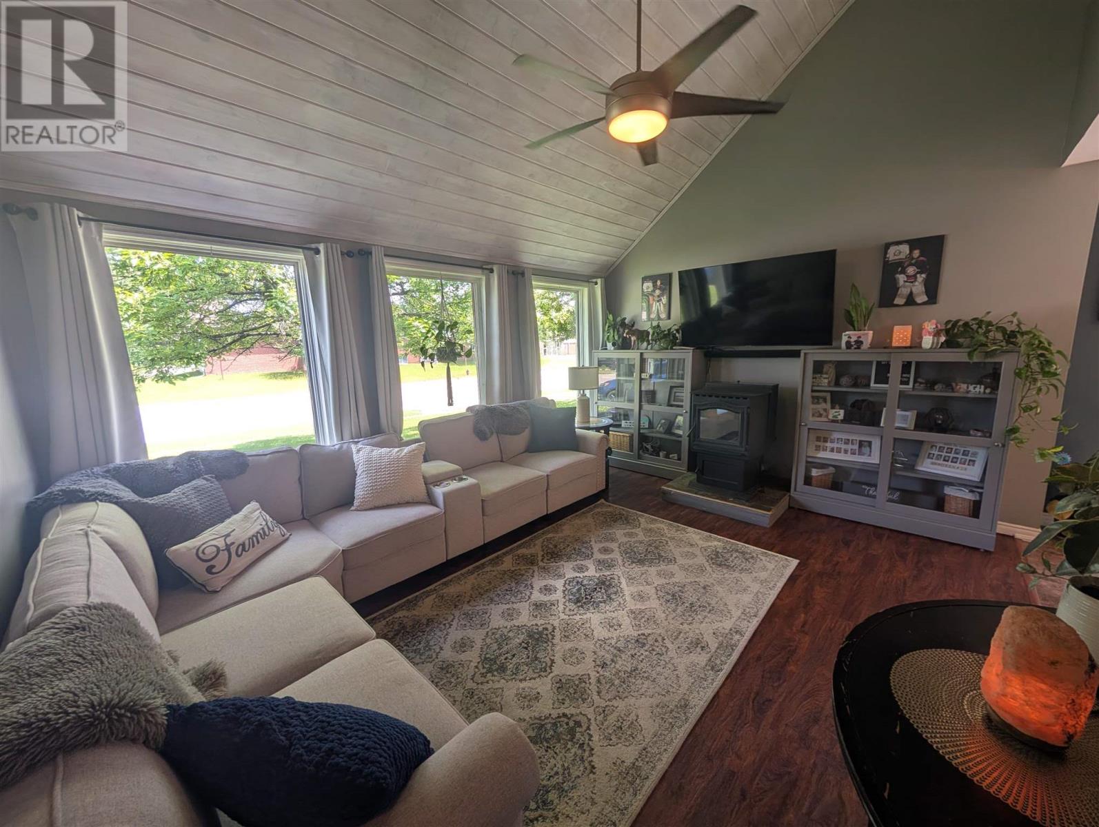 12 Maple ST - 5