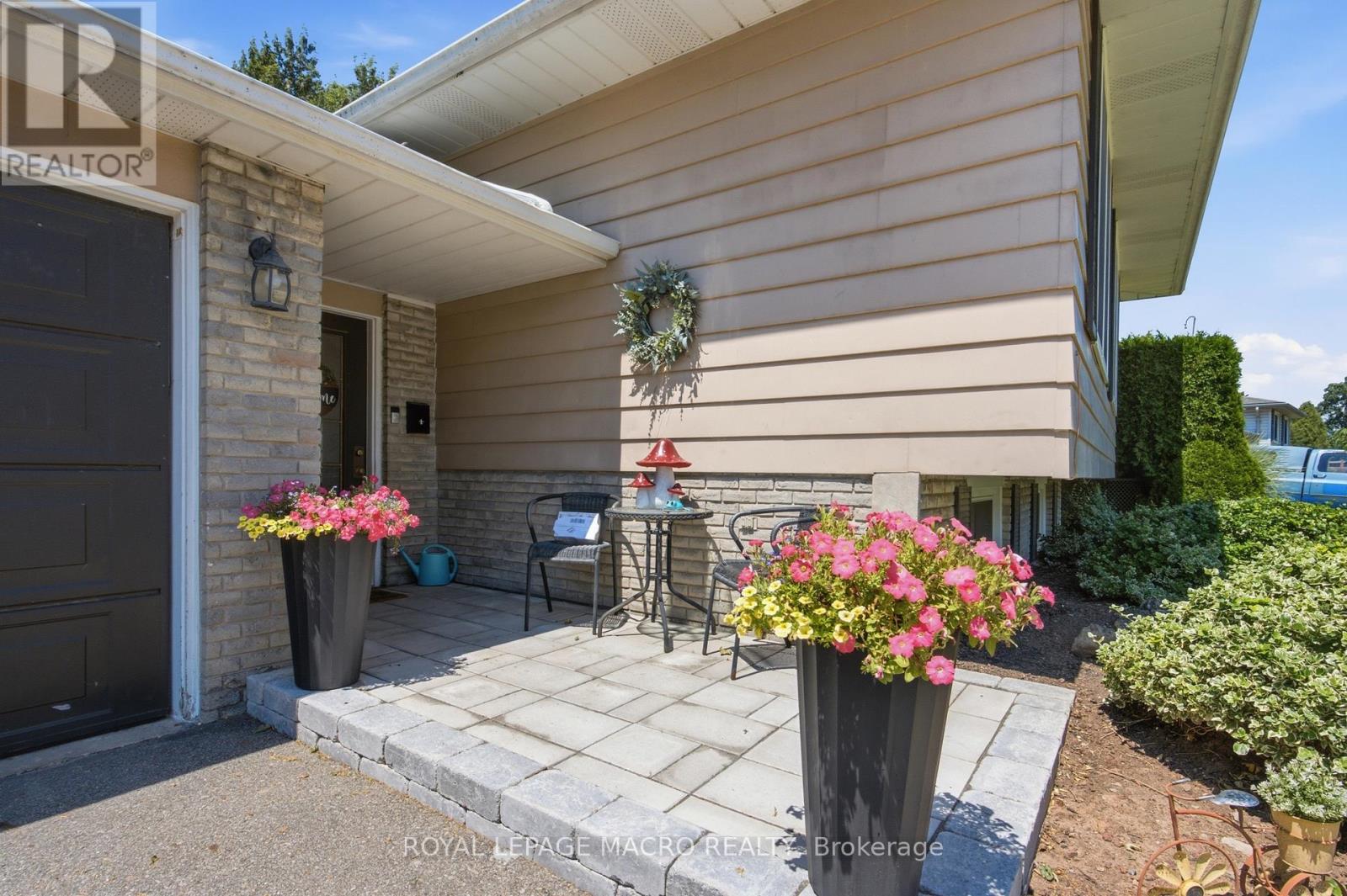 554 CHAMBERLAIN ROAD - 3