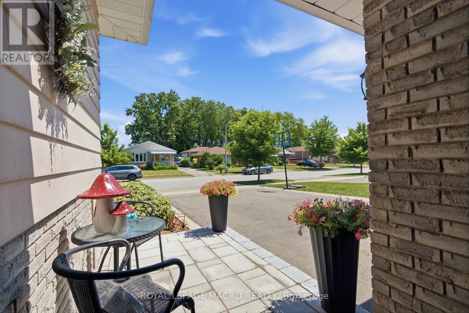 554 CHAMBERLAIN ROAD - 4
