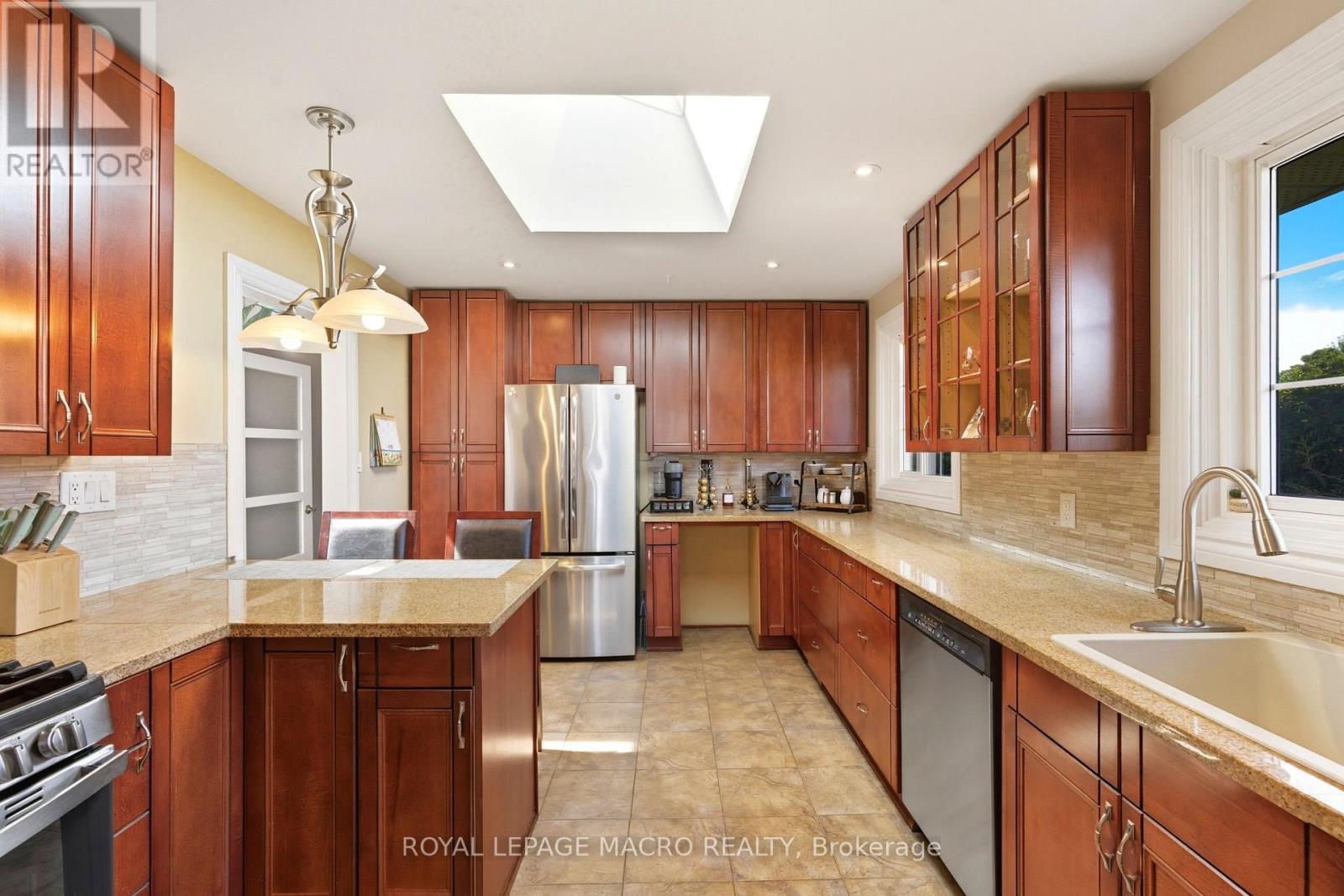 554 CHAMBERLAIN ROAD - 14