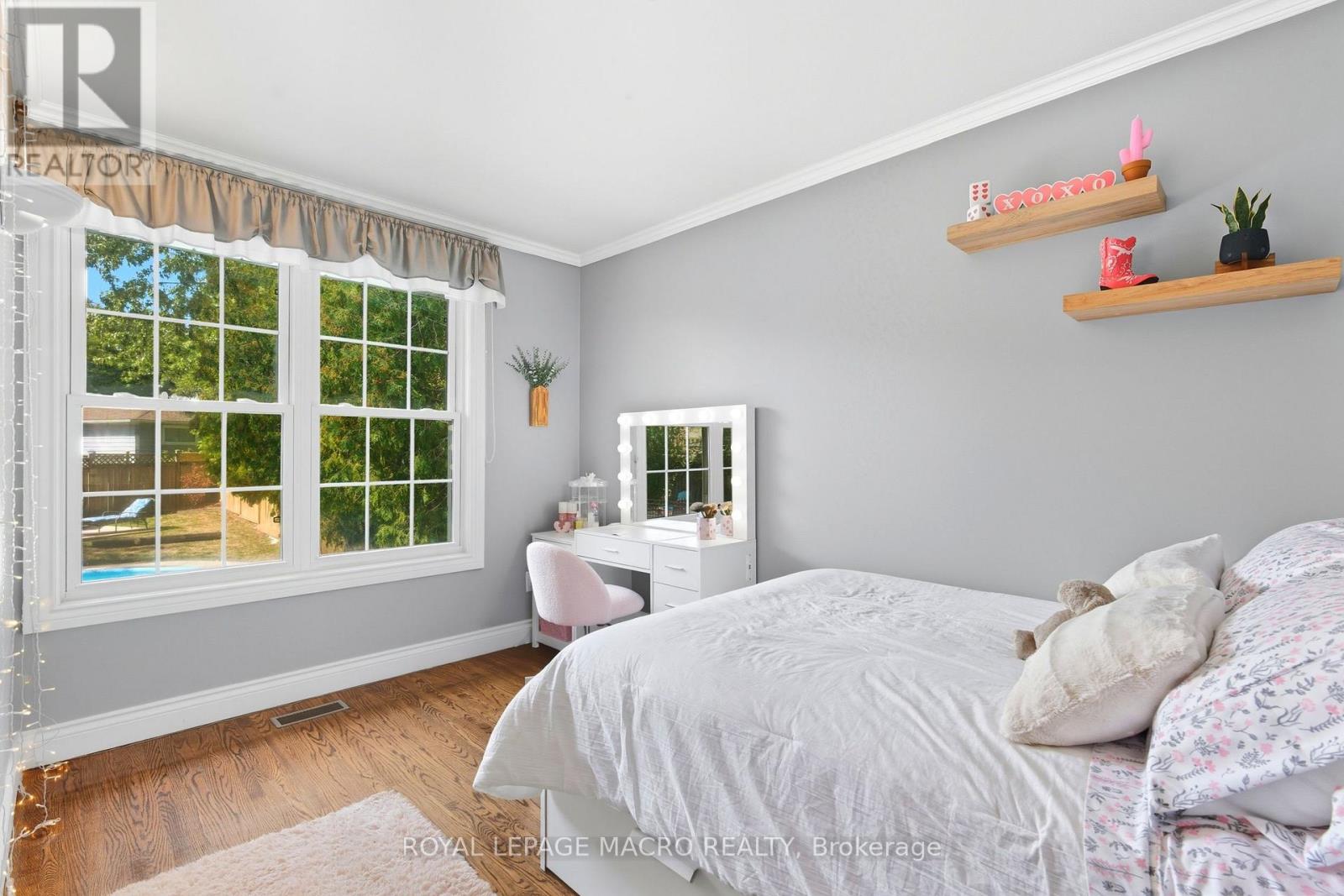 554 CHAMBERLAIN ROAD - 21
