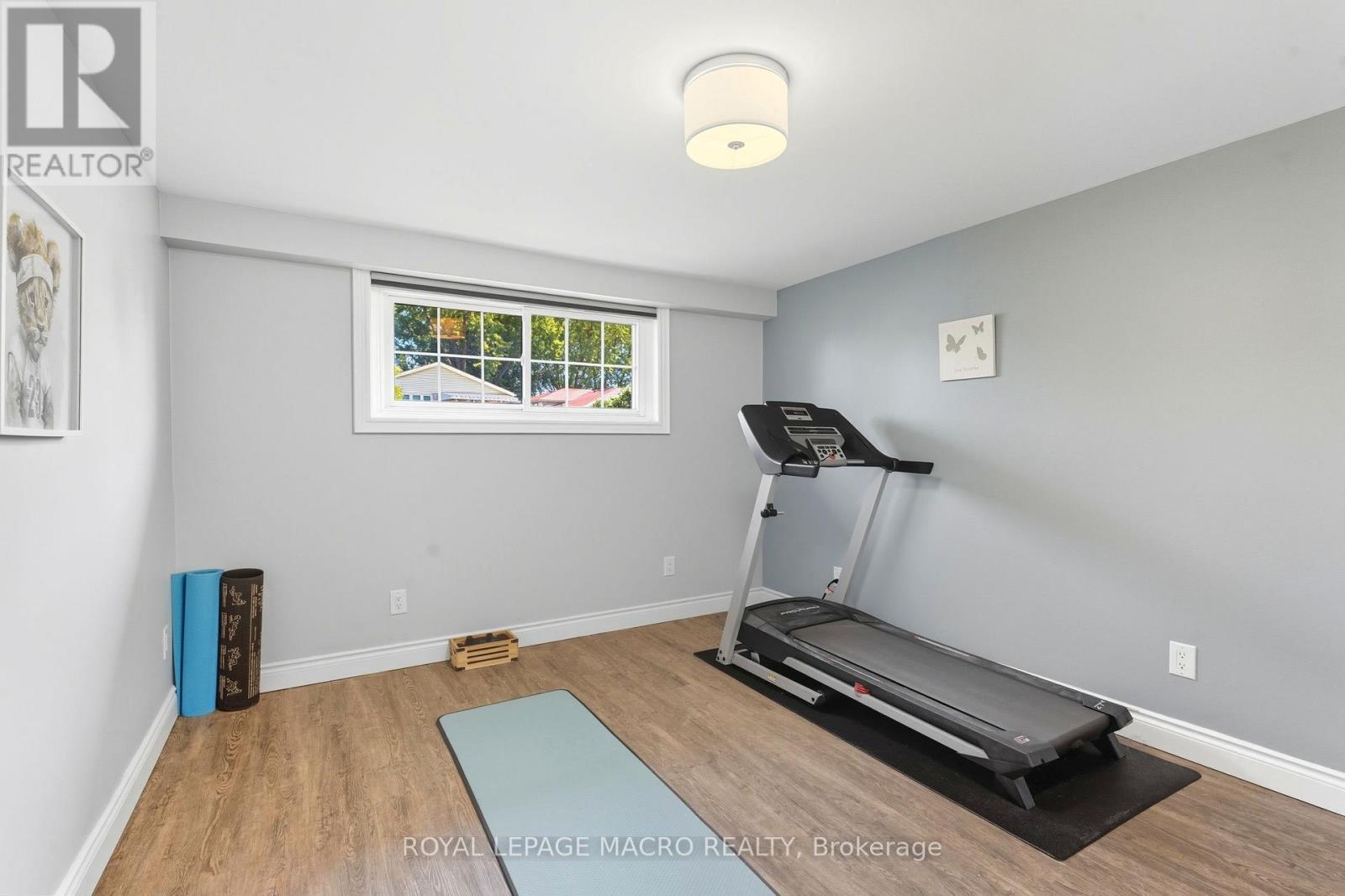 554 CHAMBERLAIN ROAD - 30