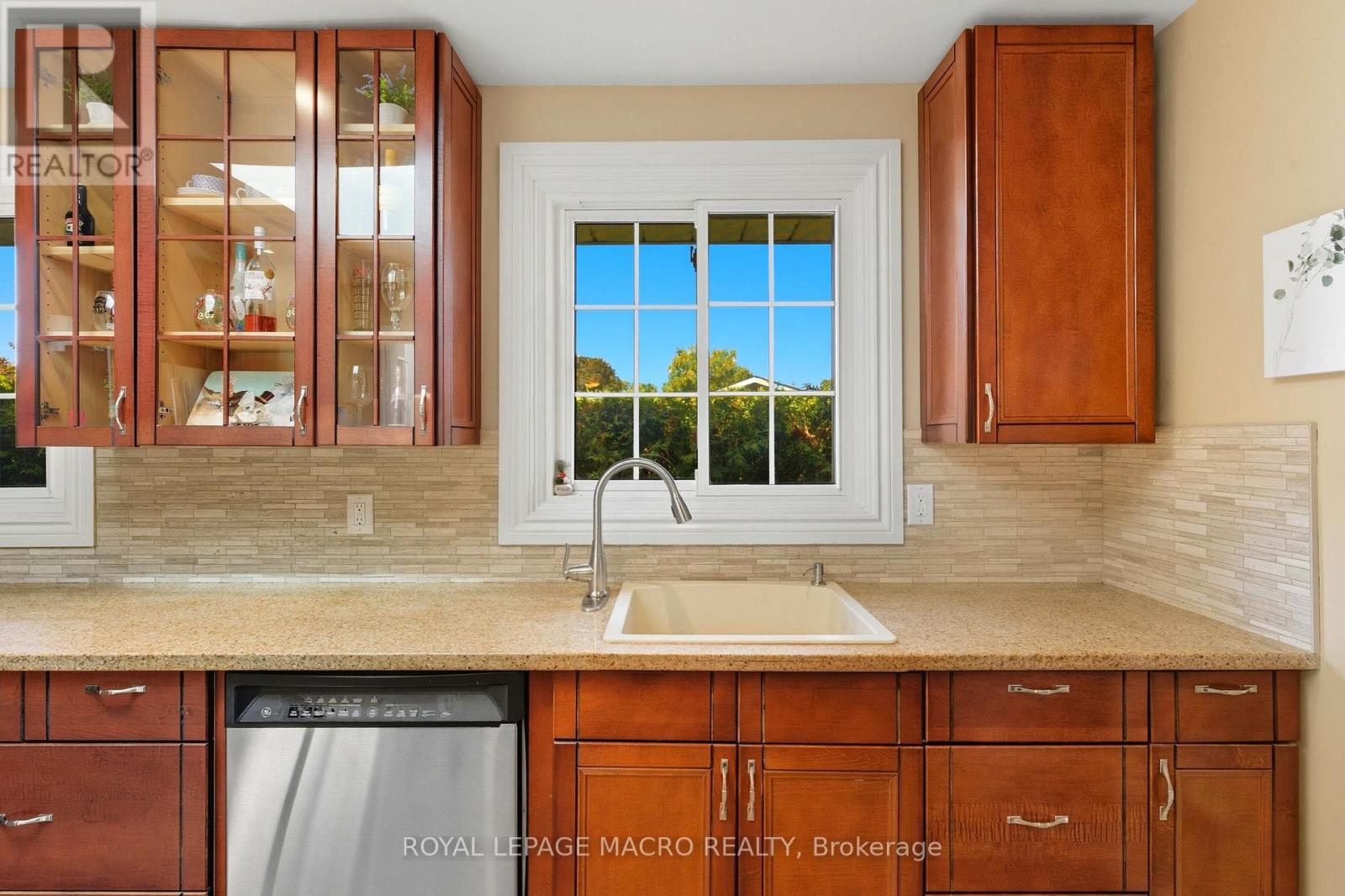 554 CHAMBERLAIN ROAD - 15
