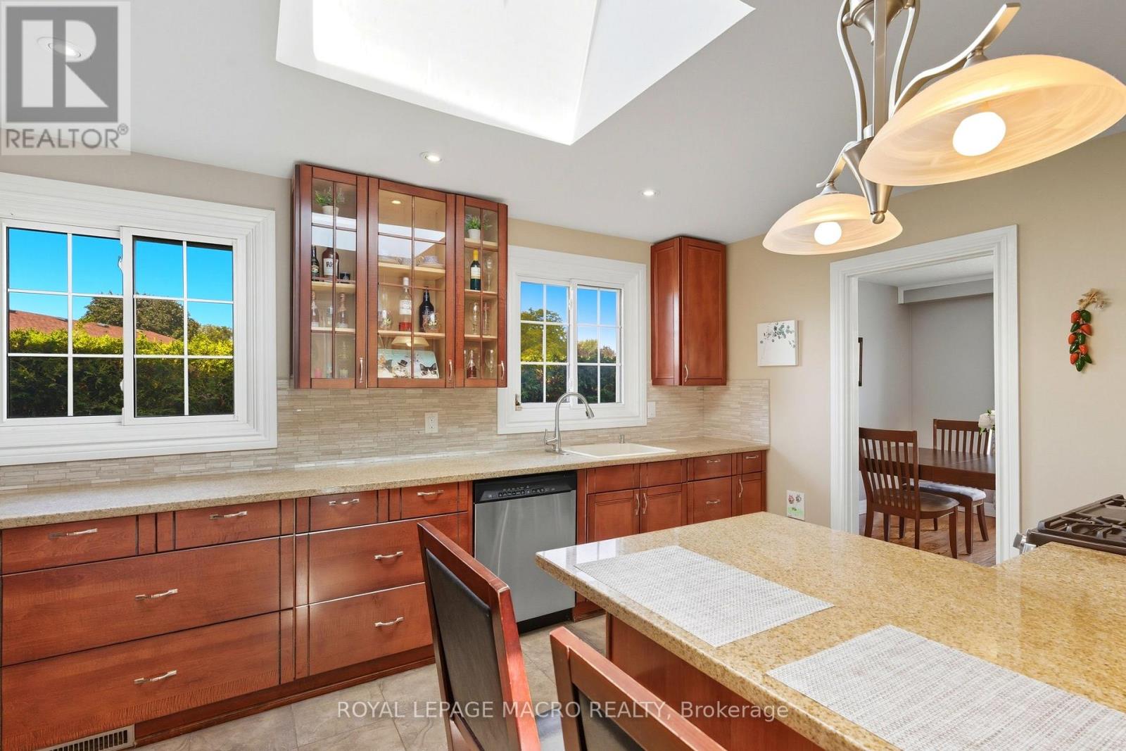 554 CHAMBERLAIN ROAD - 13