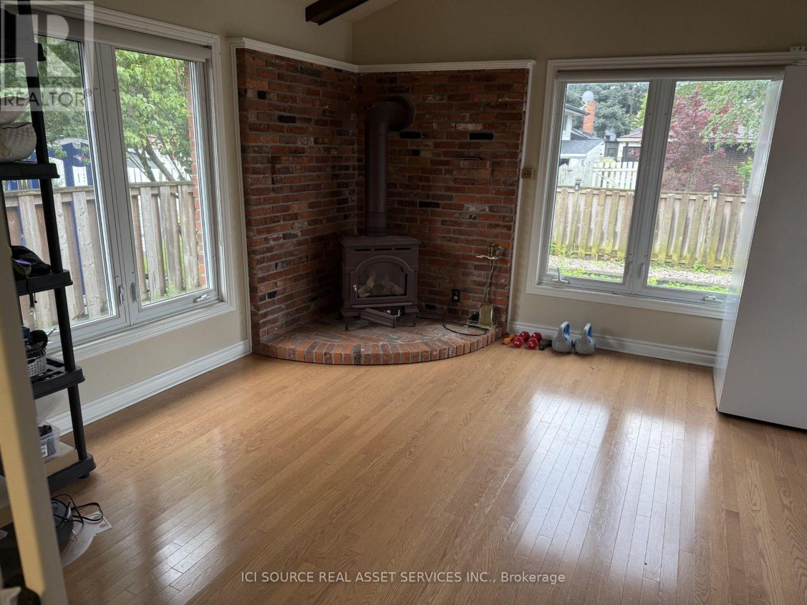 6998 GLENGOWAN CRESCENT - 13