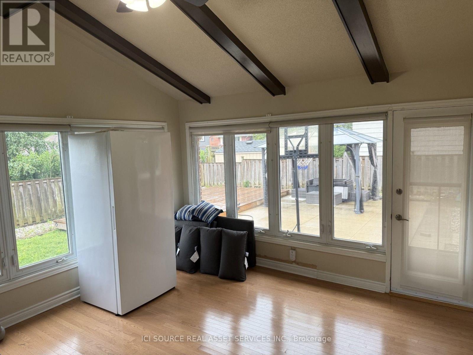 6998 GLENGOWAN CRESCENT - 14