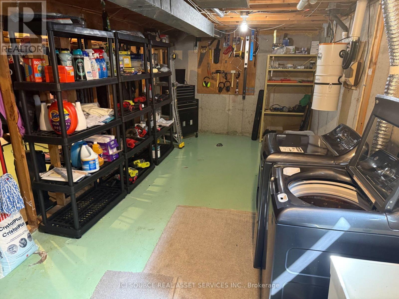 6998 GLENGOWAN CRESCENT - 22