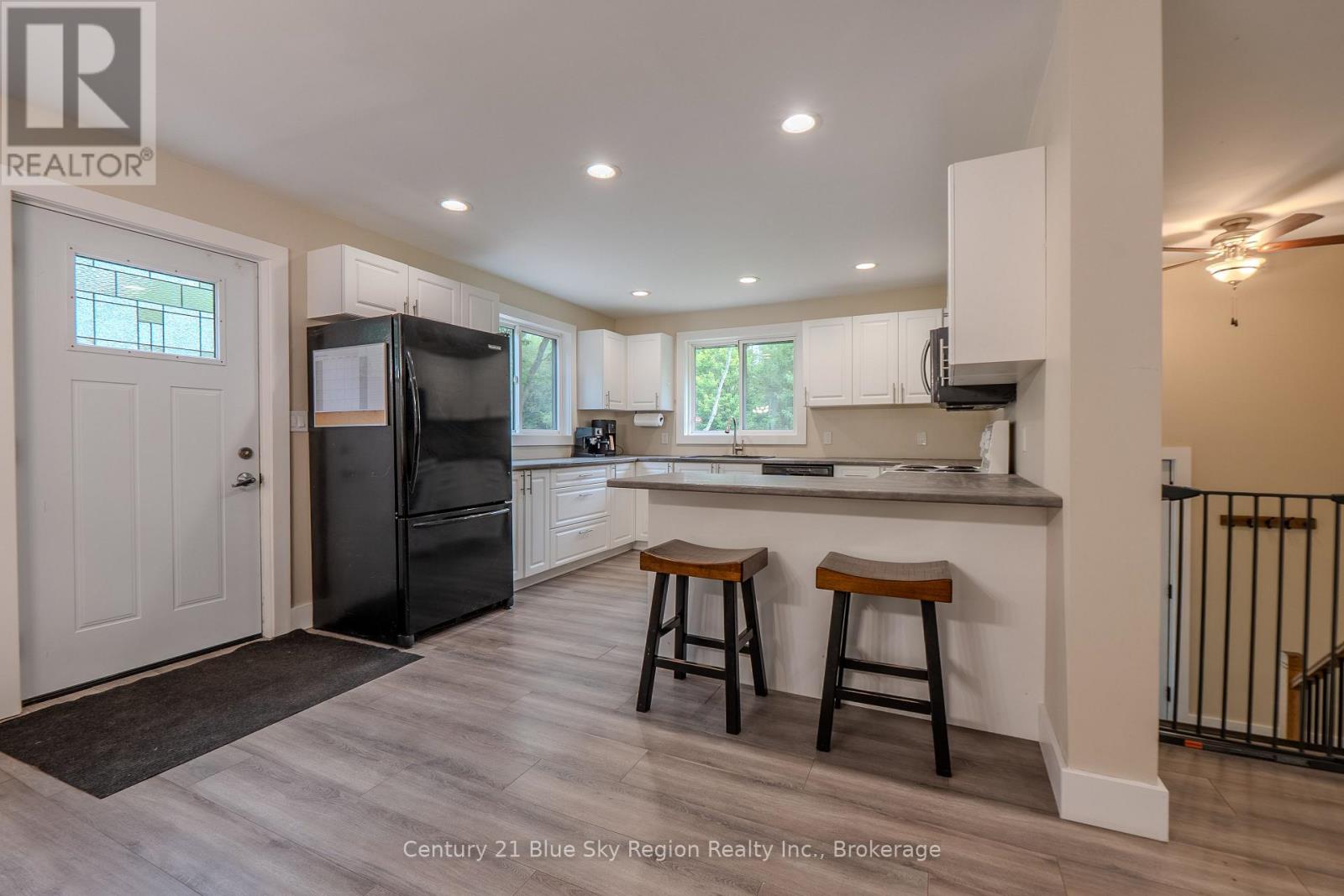887 DEVELOPMENT ROAD - Image 10
