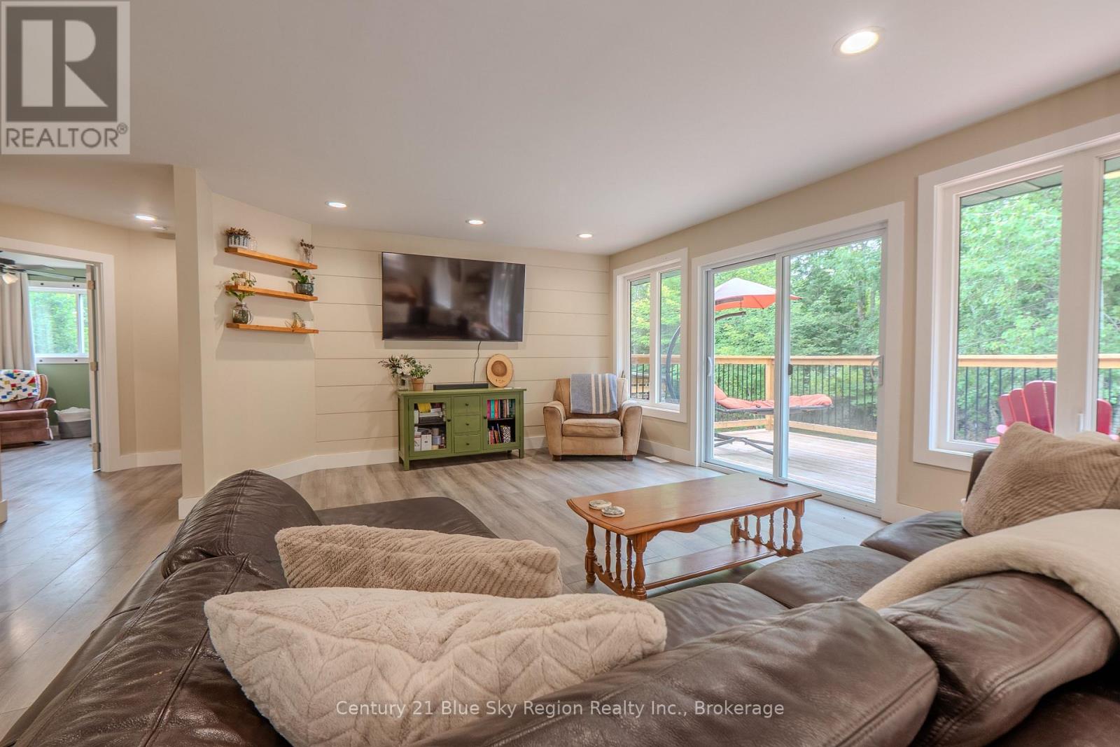 887 DEVELOPMENT ROAD - Image 18